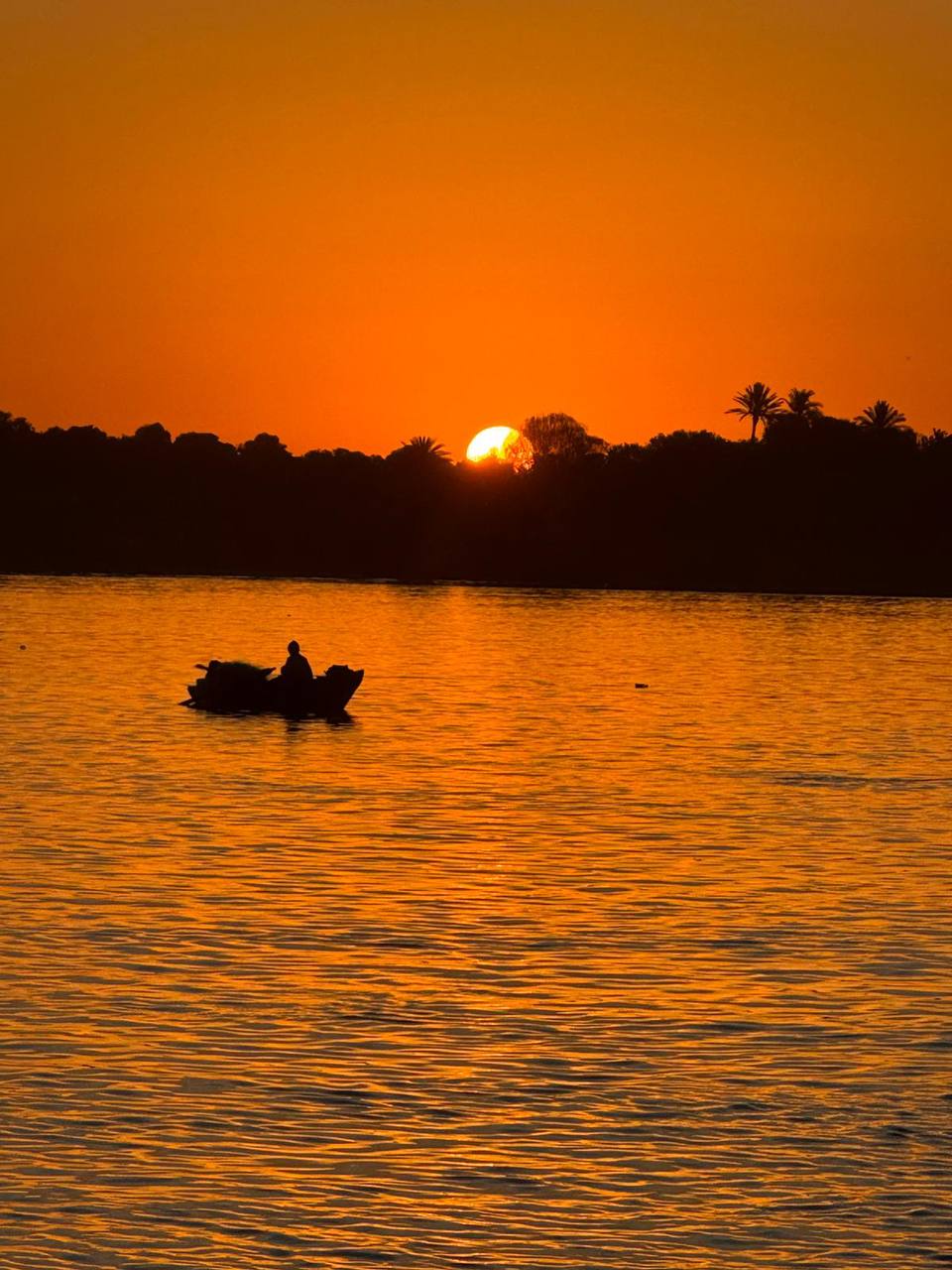 Sonnenuntergang auf dem Wasser